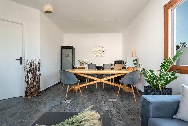 Marvarit Suites