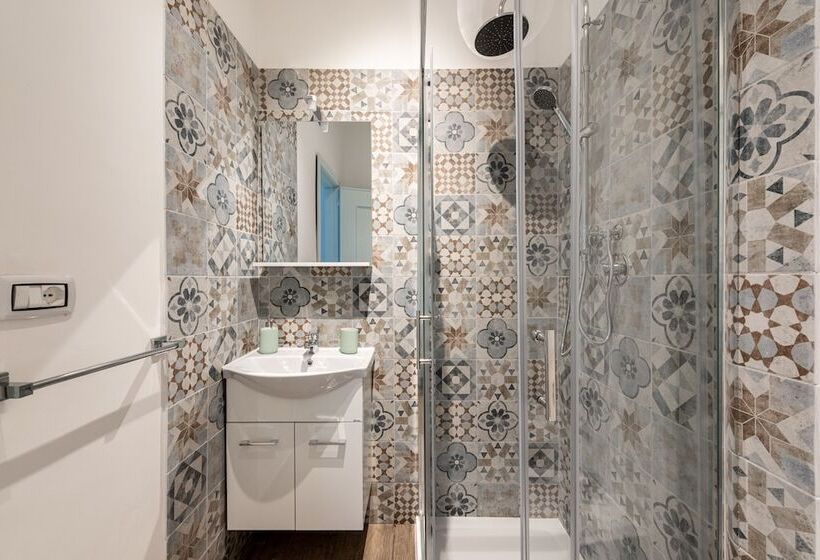 פנסיון Baris Central Station