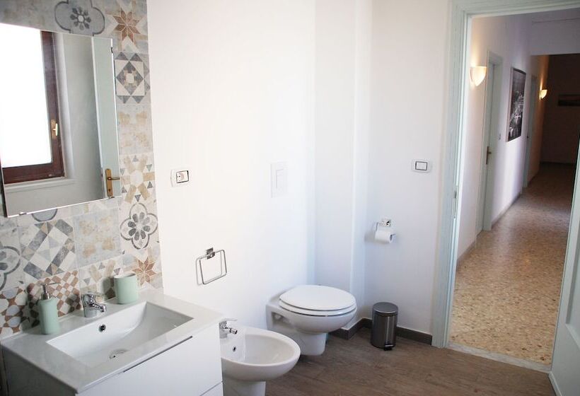 פנסיון Baris Central Station