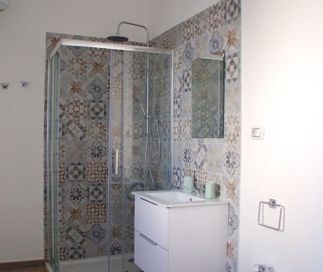 פנסיון Baris Central Station