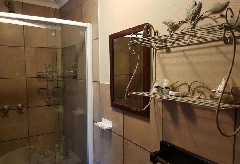 פנסיון Gemstone Guest House