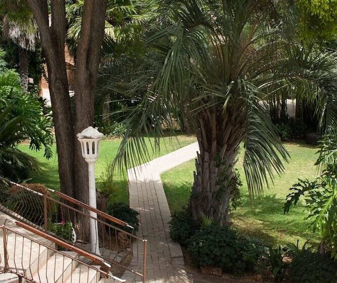 פנסיון Gemstone Guest House