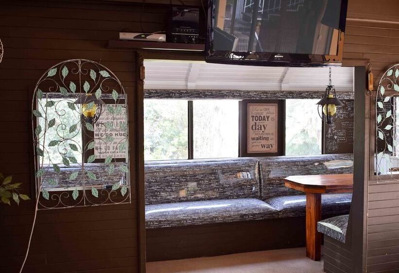 פנסיון Gemstone Guest House