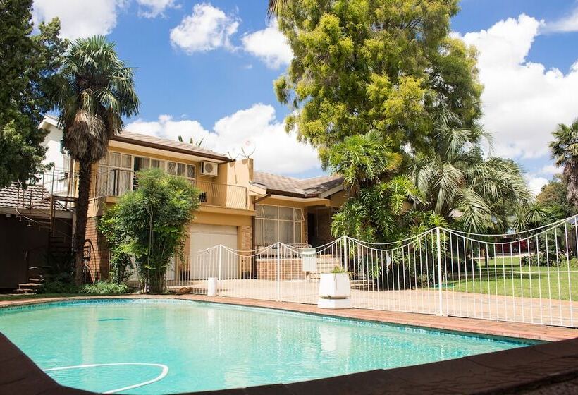 פנסיון Gemstone Guest House