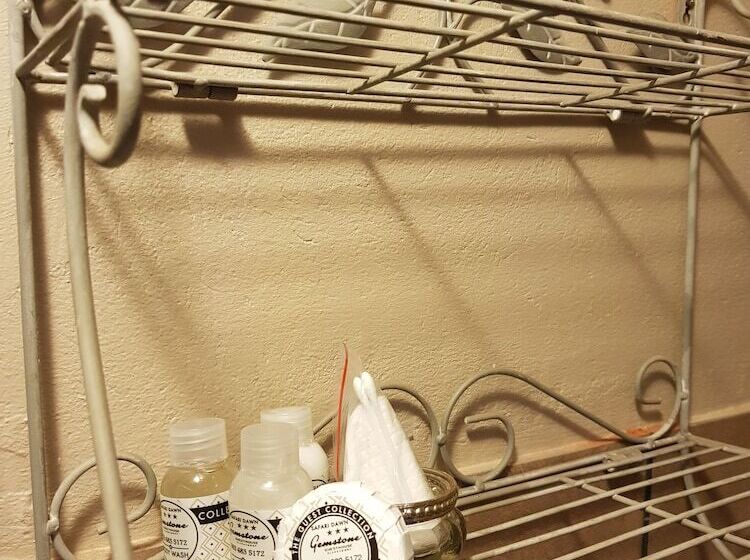 פנסיון Gemstone Guest House