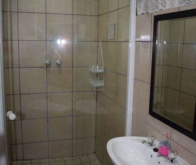 פנסיון Gemstone Guest House