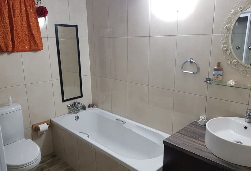 פנסיון Gemstone Guest House