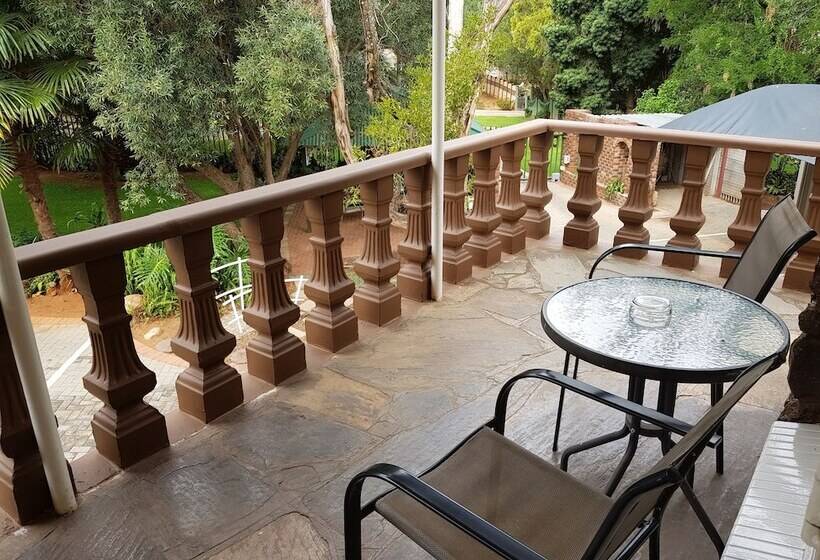 פנסיון Gemstone Guest House