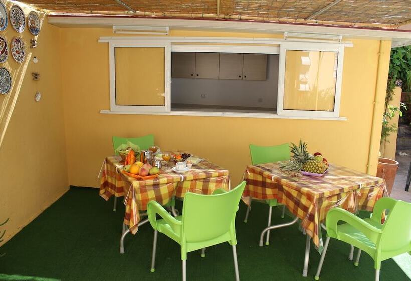 Пансион Georgia Old Town Apartments