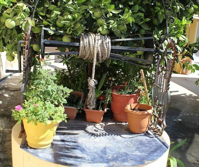 Пансион Georgia Old Town Apartments