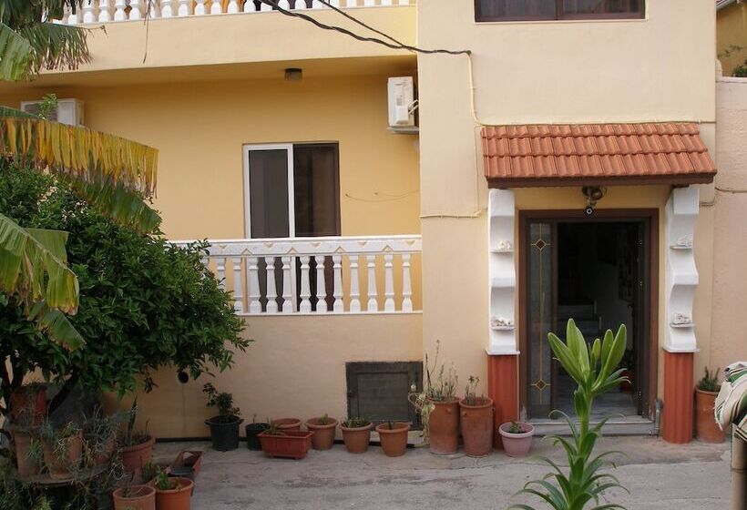 Пансион Georgia Old Town Apartments