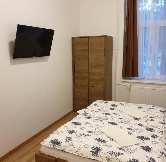 Пансион Guest House Orczy Park