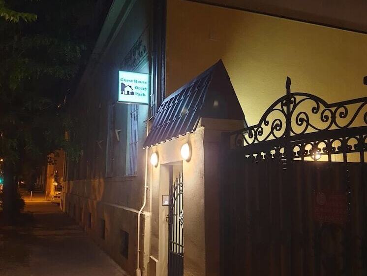 Пансион Guest House Orczy Park