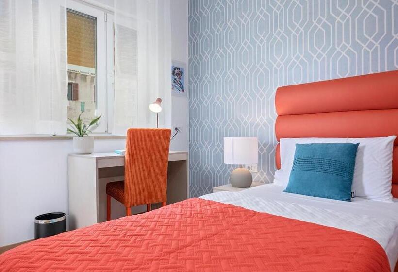 ペンション La Preziosa Rooms