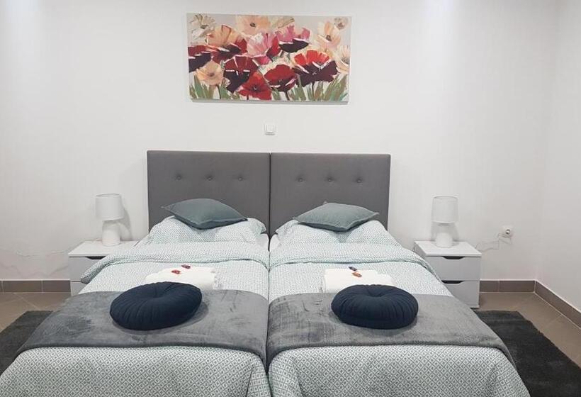 بنسيون Marko Airport Rooms