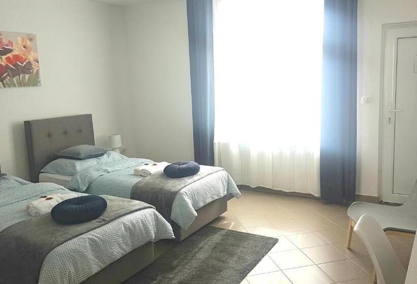 بنسيون Marko Airport Rooms