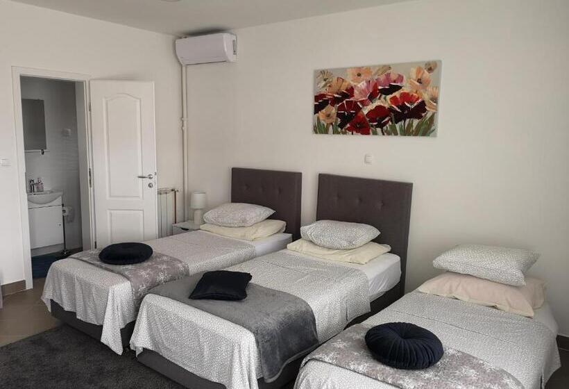 بنسيون Marko Airport Rooms