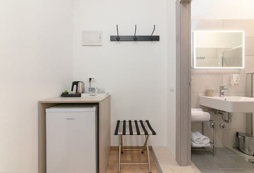 ペンション Preziosa