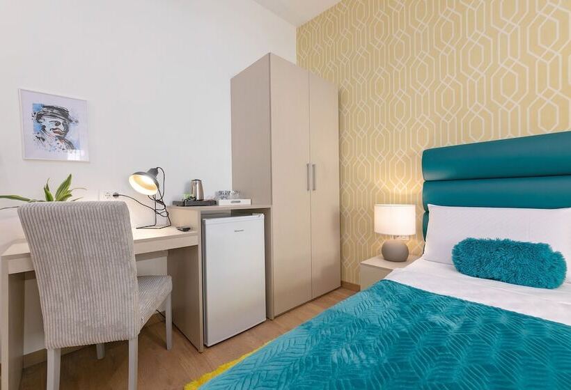 ペンション Preziosa