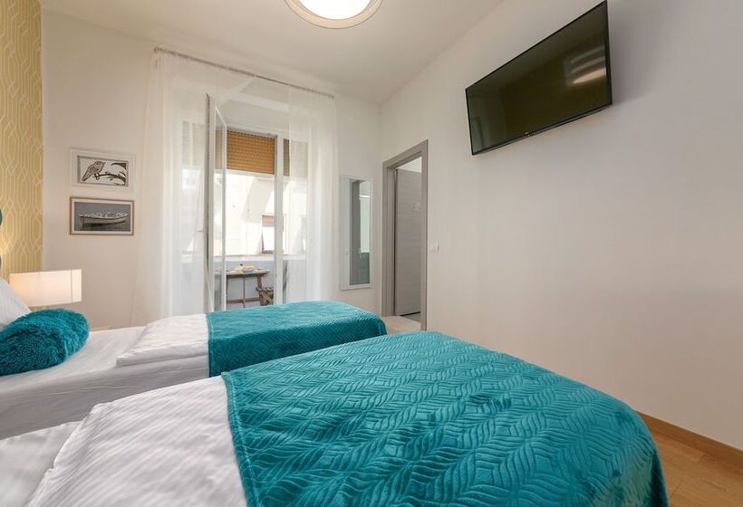 ペンション Preziosa