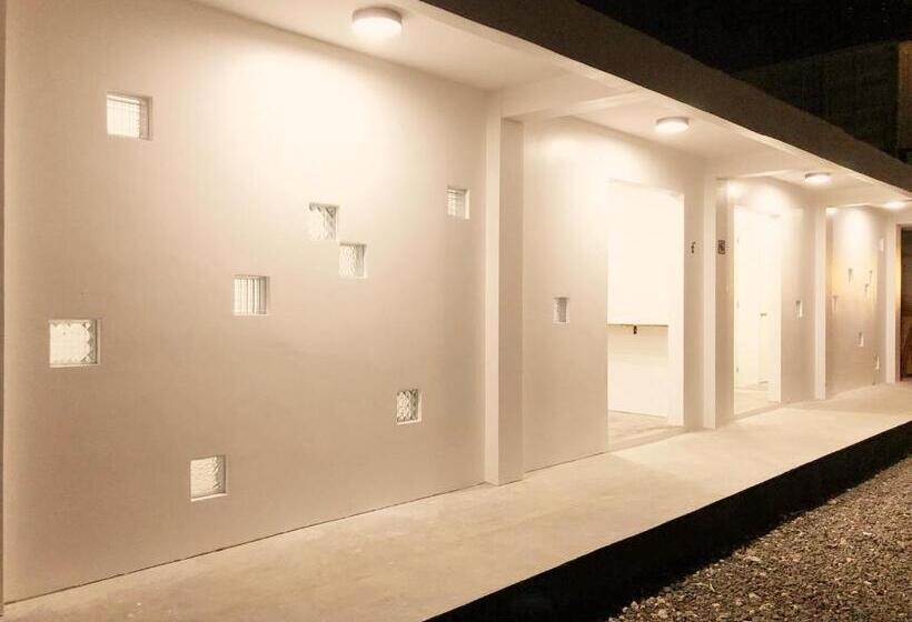 Pig Dive Hostel Moalboal