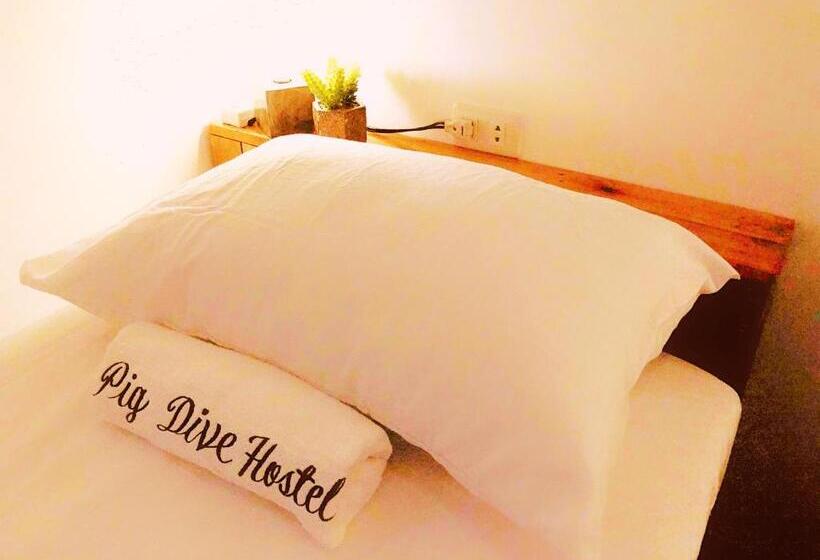 Pig Dive Hostel Moalboal