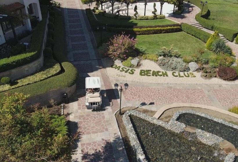 리조트 Oasis Beach Club