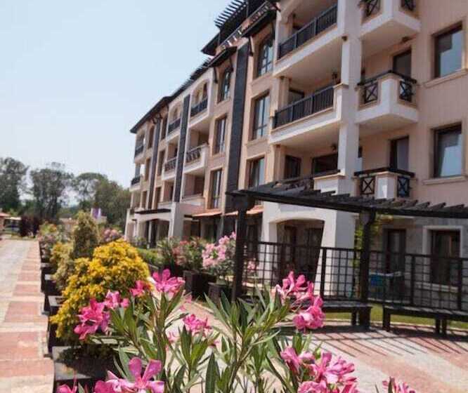 리조트 Oasis Beach Club