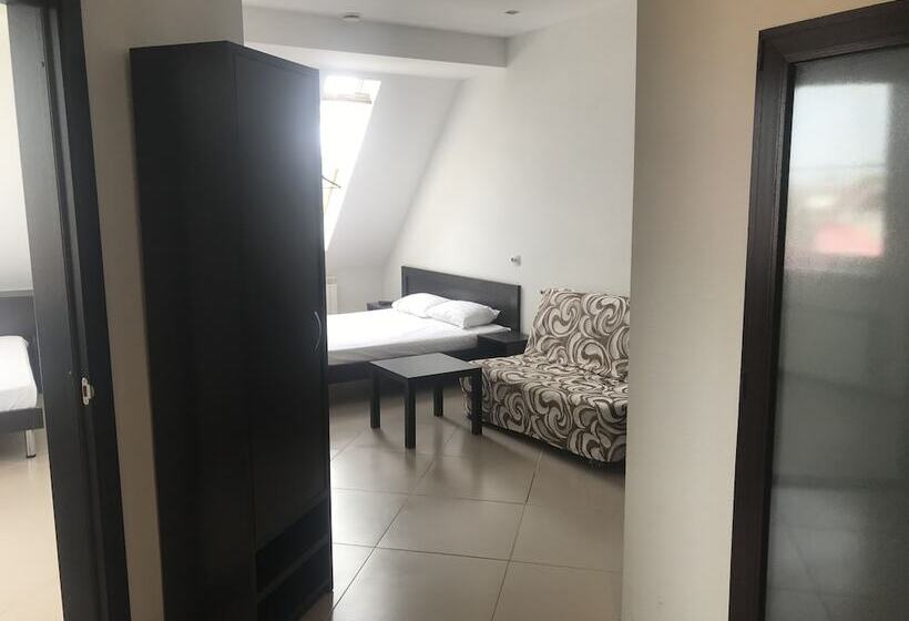 استراحتگاه Tri Morya