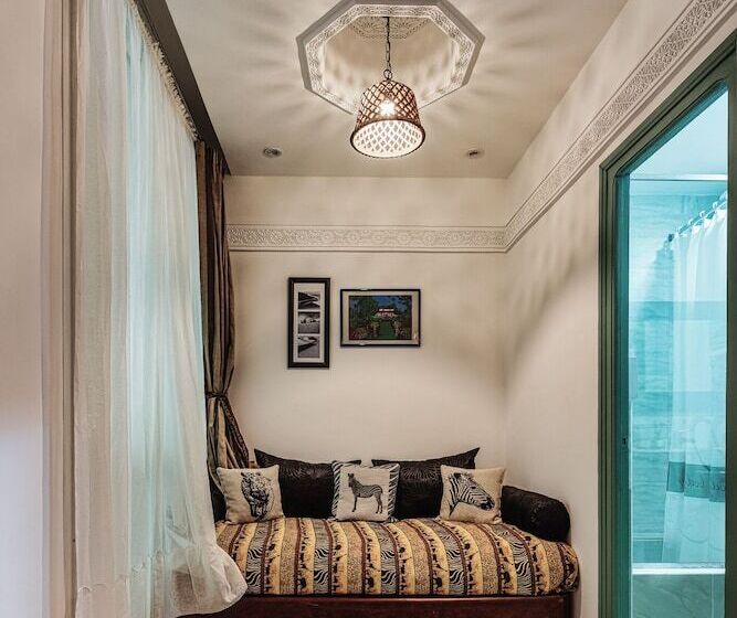 ریاض Ryad A&b Sarai