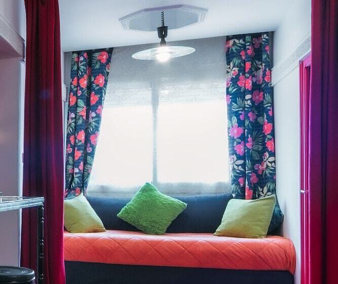 ریاض Ryad A&b Sarai