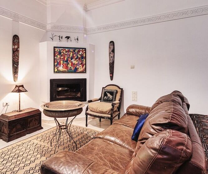 ریاض Ryad A&b Sarai