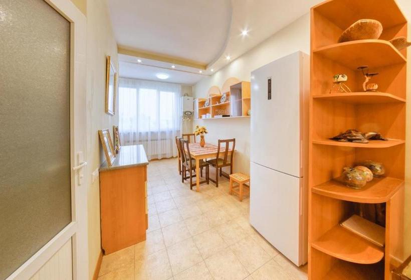 Vincent Hostel By Hotelier