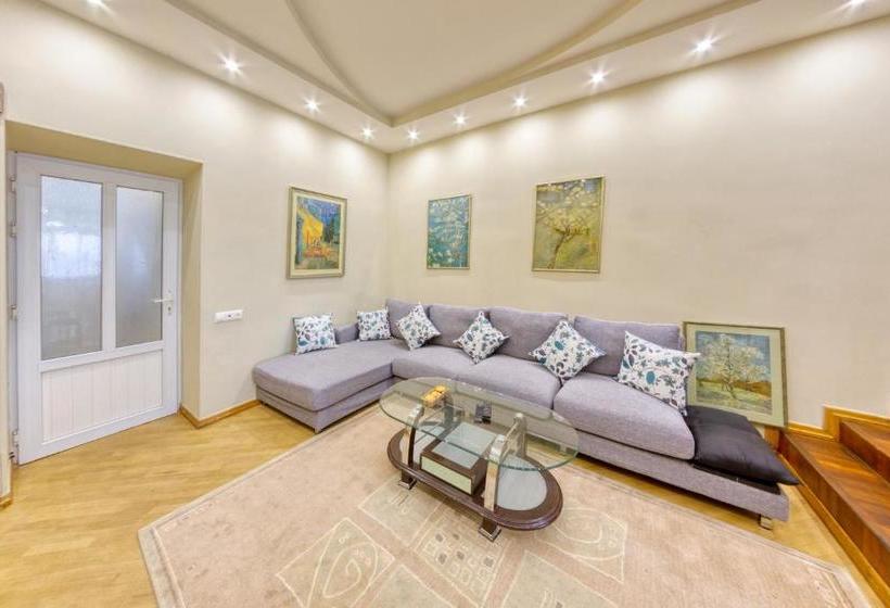 Vincent Hostel By Hotelier