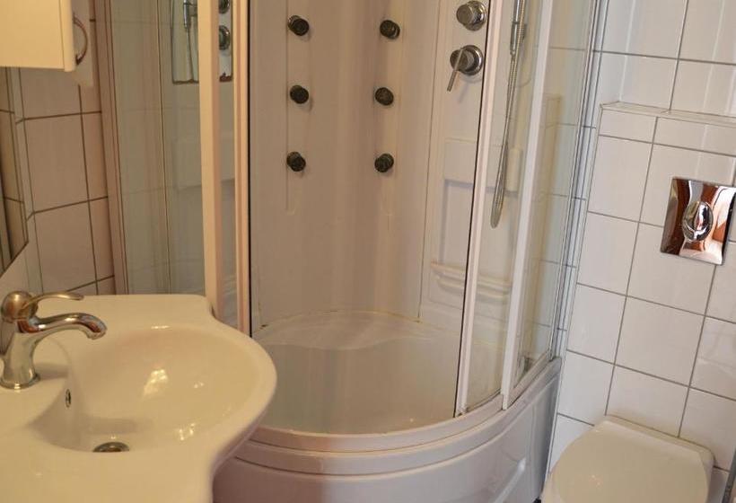 Apartments Pirovcanka