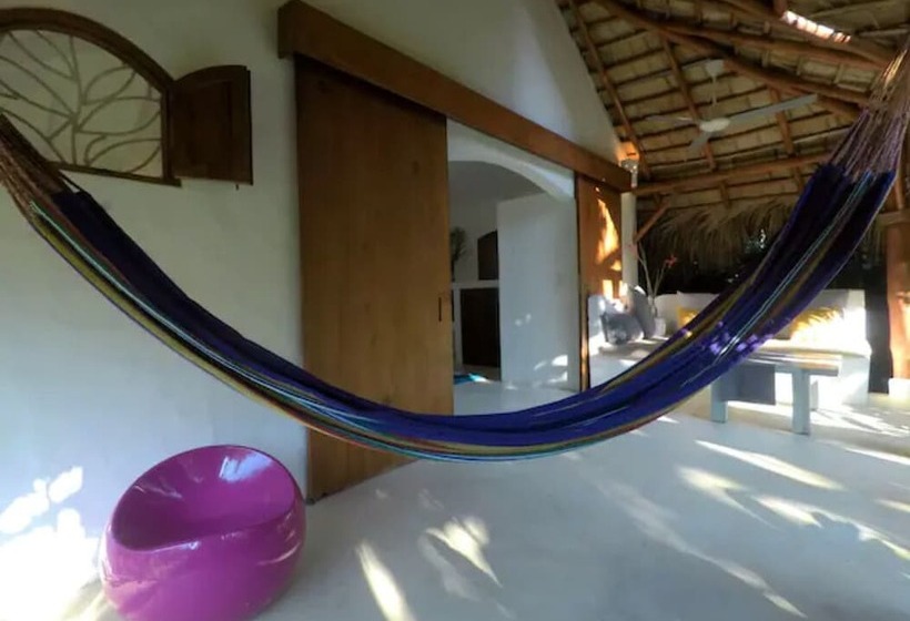 تختخواب و صبحانه Casa Picaflor