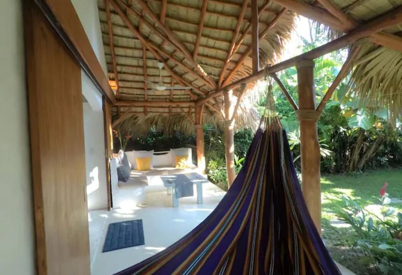 تختخواب و صبحانه Casa Picaflor