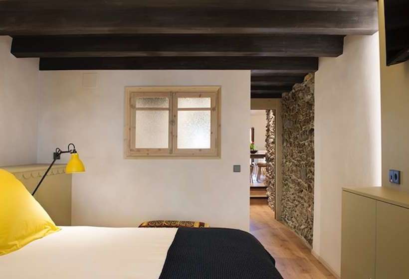 Cal Xixarro  Near Sant Serni Church