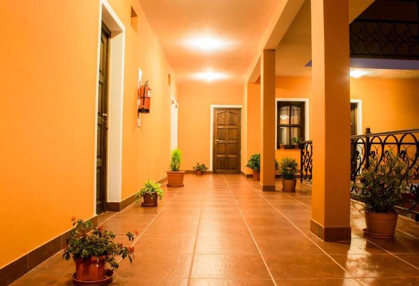 مسافرخانه Alto Del Valle Cafayate