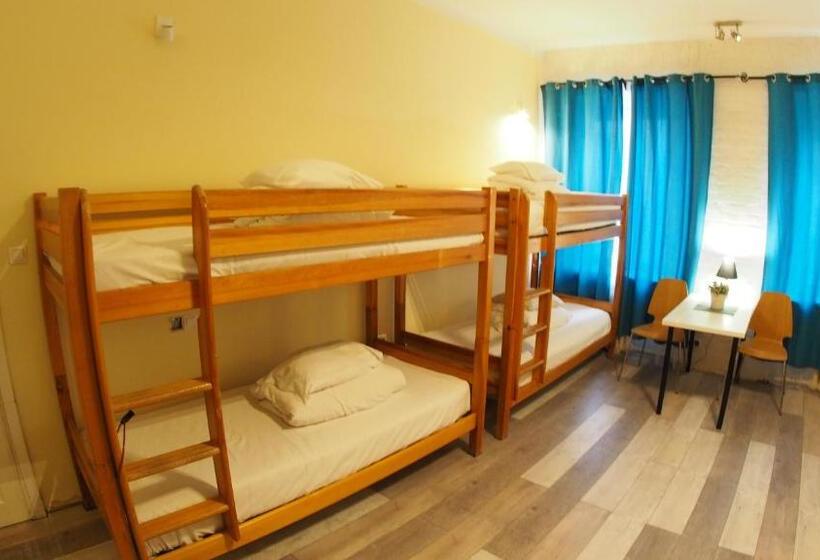 הוסטל Chmielna 5 Rooms & Apartments