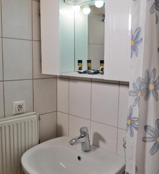 בית מלון כפרי Artemis Apartments