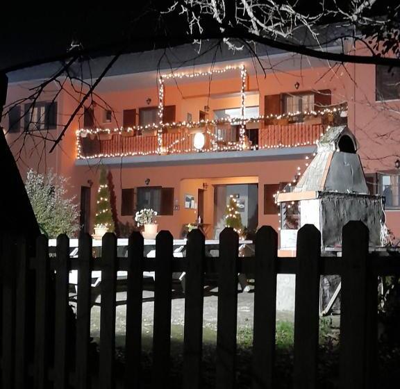 בית מלון כפרי Artemis Apartments