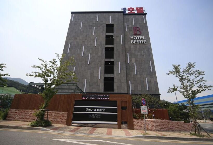 هتل Bestie