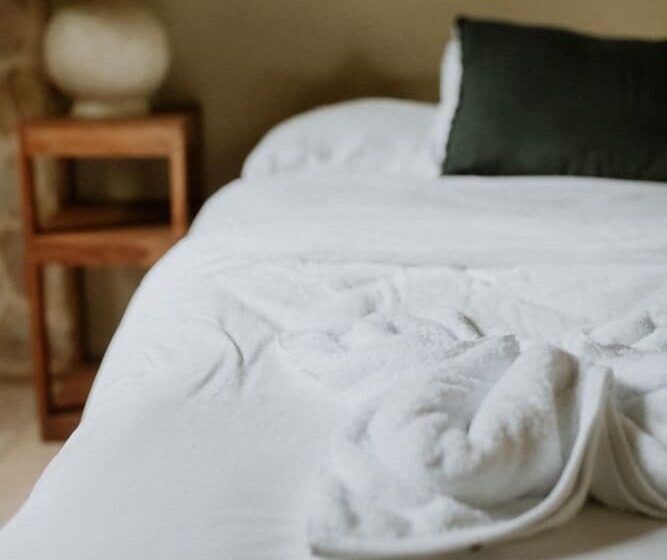 בית מלון כפרי Castillo Tambor Resort & Restaurant