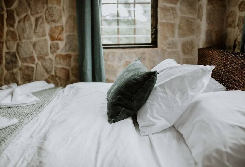 בית מלון כפרי Castillo Tambor Resort & Restaurant