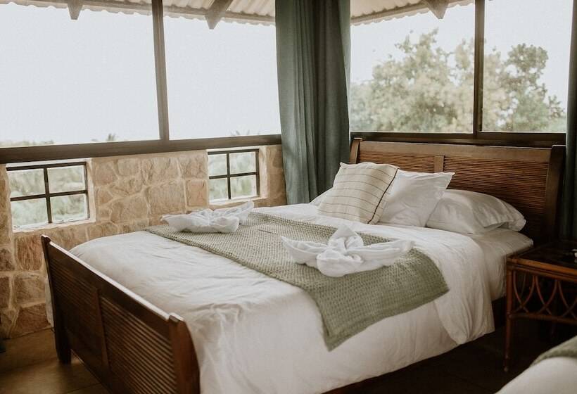 בית מלון כפרי Castillo Tambor Resort & Restaurant