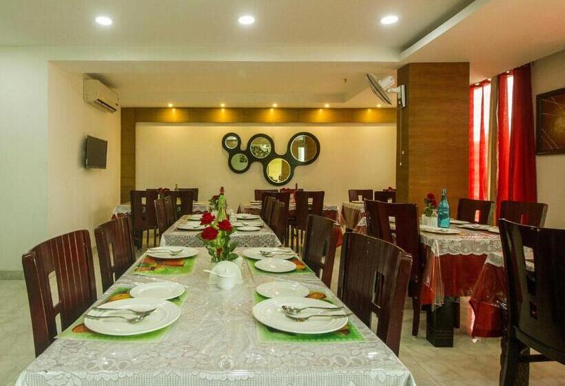 فندق Collection O Govinda Sai