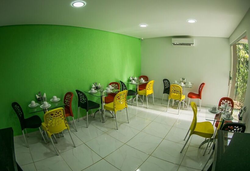 ホテル Pousada Marina