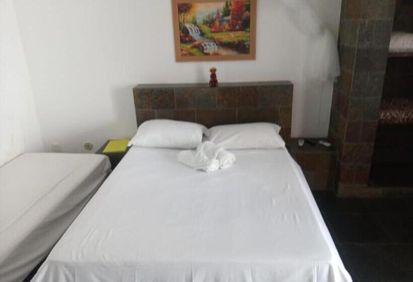 Отель Hostel Recanto