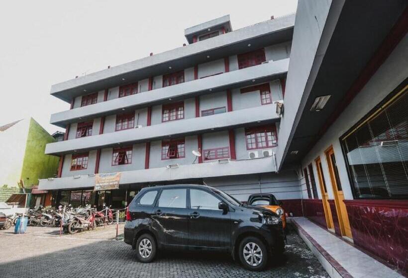 ホテル Reddoorz Plus Near Rscm Jakarta